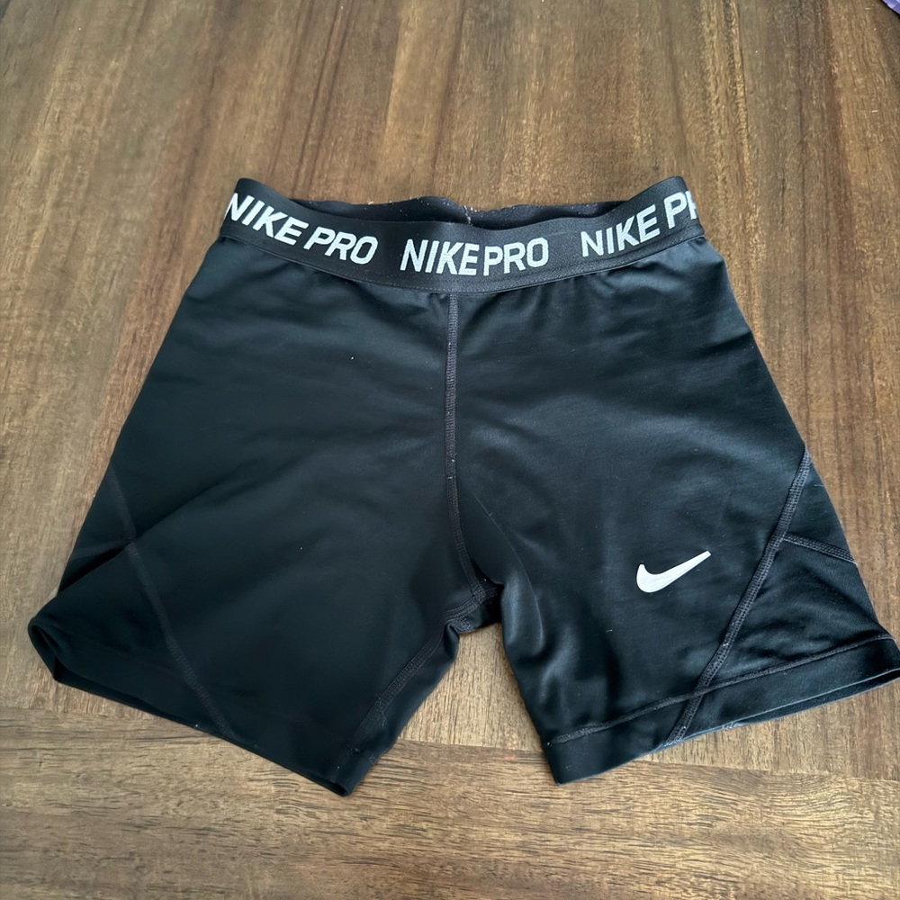 Nike Pro Women's Black Compression Athletic Shorts for Gym & Training